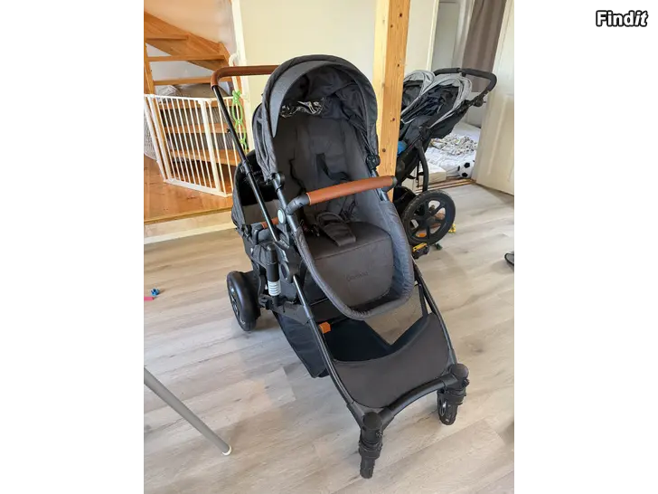 Säljes Barnvagn Beemoo maxi dubbel
