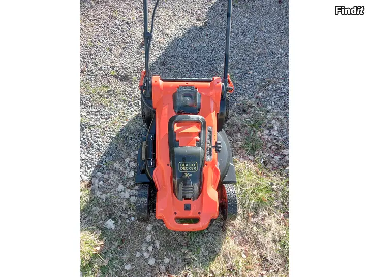 Myydään BlackDekker 36V akkuruohonleikkuri malli CLMA4820L2