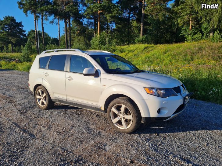 Myydään Mitsubishi Outlander