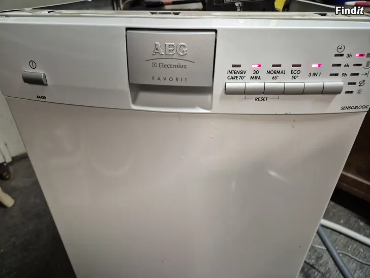 Säljes Fin 45 cm AEG diskmaskin