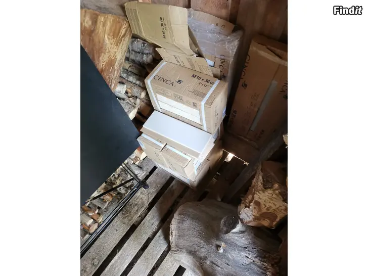 Myydään Kaakeli