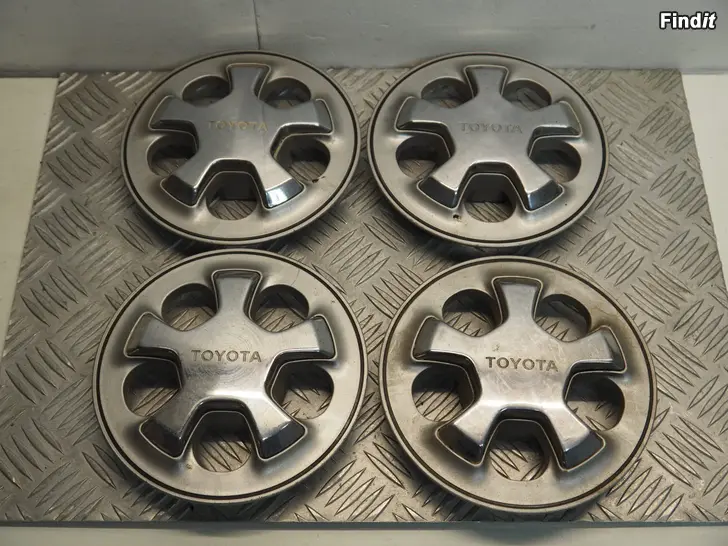Myydään Toyota Camry 87-91 vanteen keskikuppi Steel Wheel Center Cap 4260332050