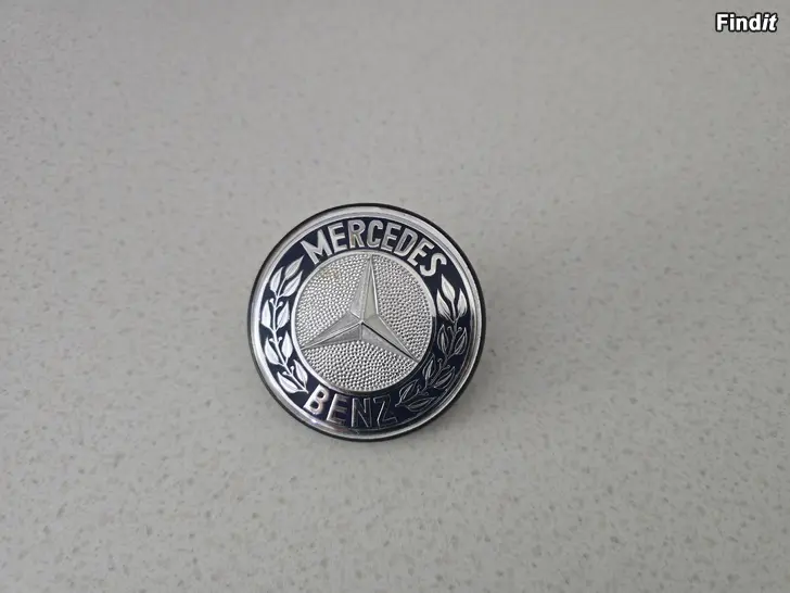Säljes Mercedes emblem