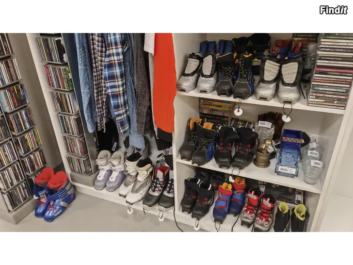 Säljes Skidor och monon åt barn