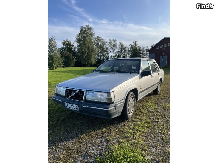 Myydään Volvo 740