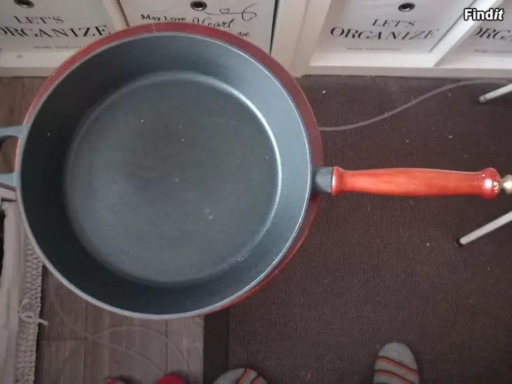 Myydään Valurautapannu