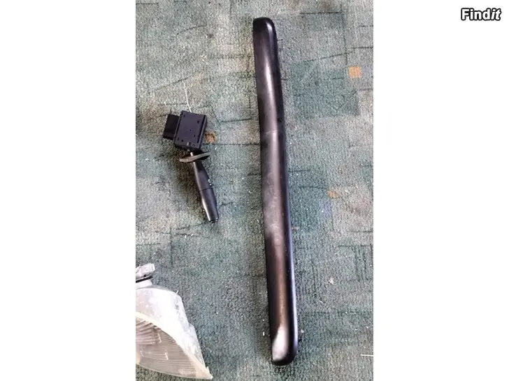 Myydään Takaoven lista rekisterikilven monitoimiviiksi pyyhkijät