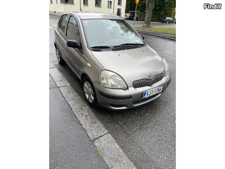 Säljes Säljes litet körd Toyota Yaris