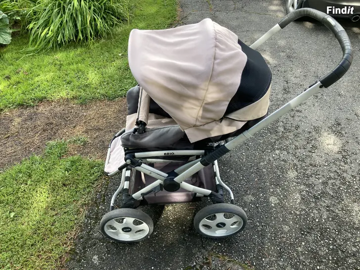 Säljes barnvagn Brio