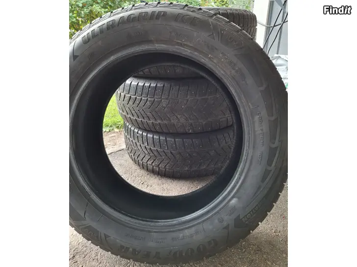 Myydään Vinterdäck 235/60 r18