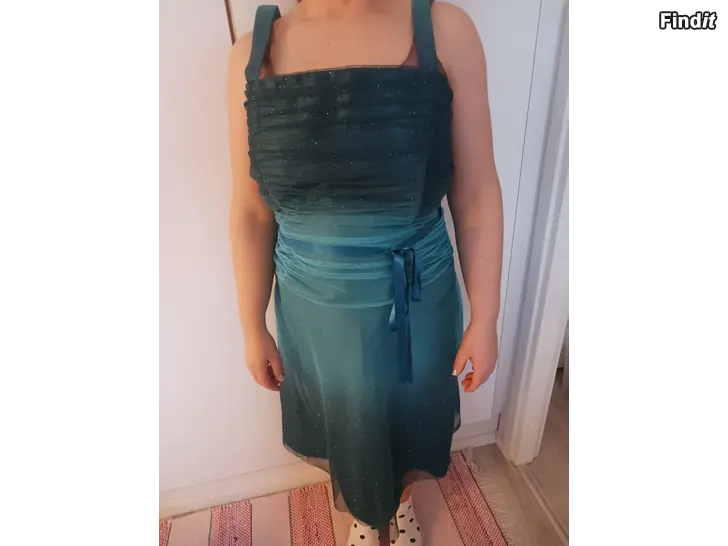 Säljes M/L Fanny fashion juhlamekko vihreä