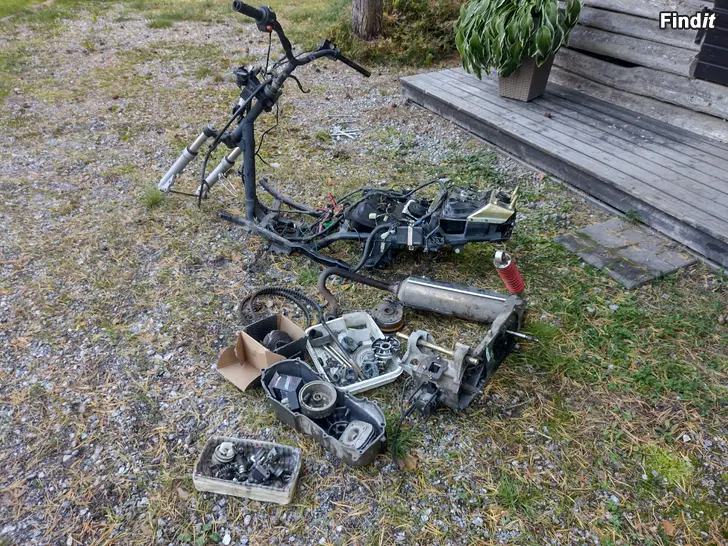 Säljes Keeway delar