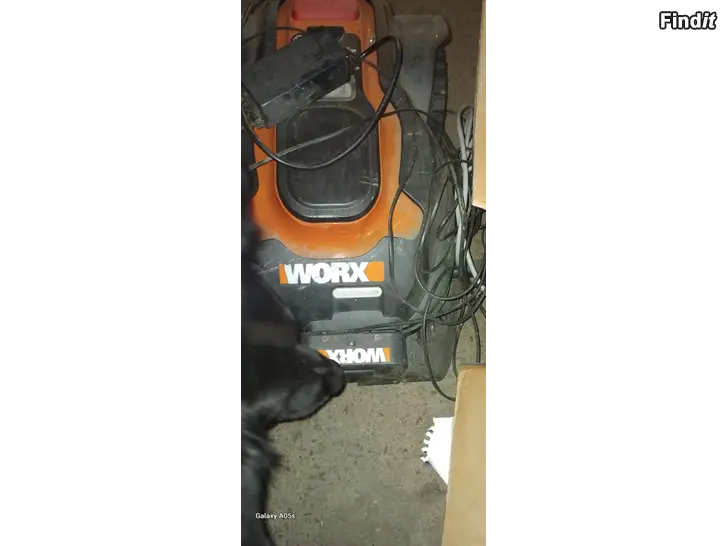 Myydään 3 robotti ruohonleikkuria