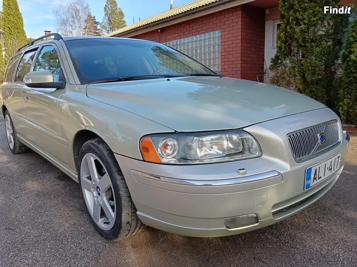 Myydään Volvo V70 D5 A Classic XENON JUURI KATSASTETTU