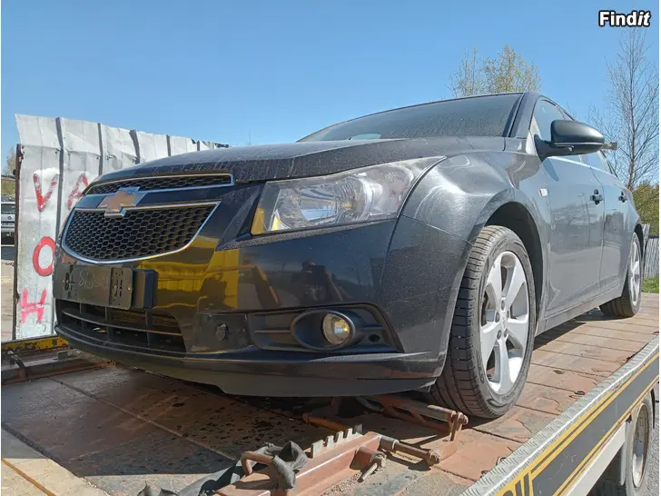 Myydään Chevrolet Cruze 1,8 automaatti 2011 varaosina