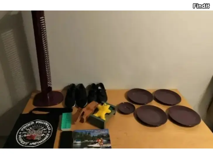 Myydään CD teline puu koira