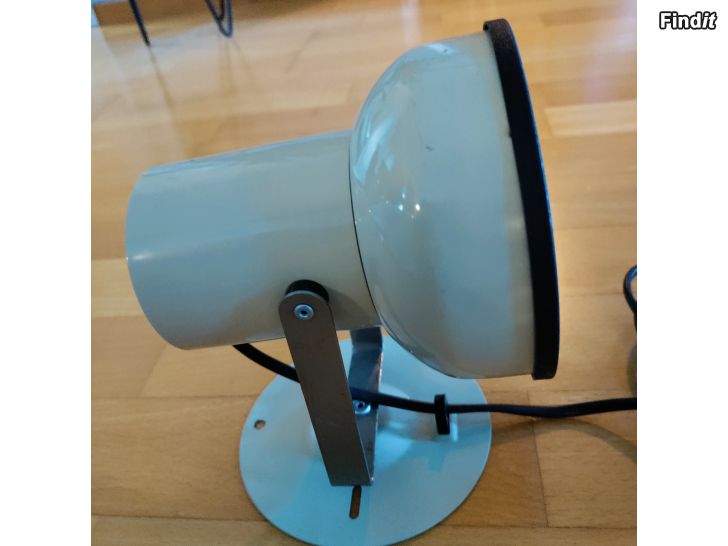 Säljes Vintage Lival vägglampa