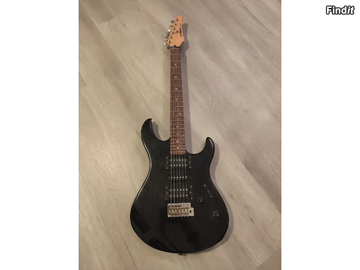 Säljes Yamaha ERG 121 Elgitarr