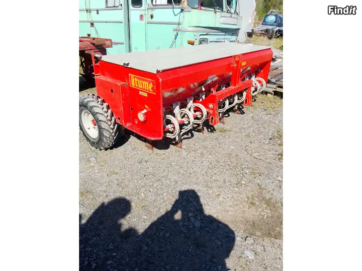 Myydään Tume  250 B