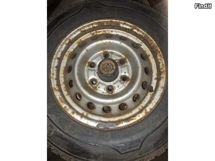 Säljes Vinterdäck Toyota Hiace
