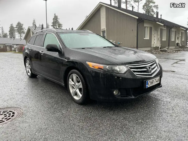 Myydään Honda accord