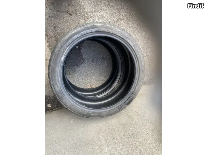 Myydään 265/40/22 goodgrip 2kpl
