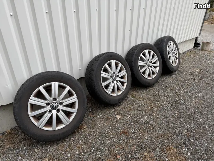 Myydään VW Golf fälgar