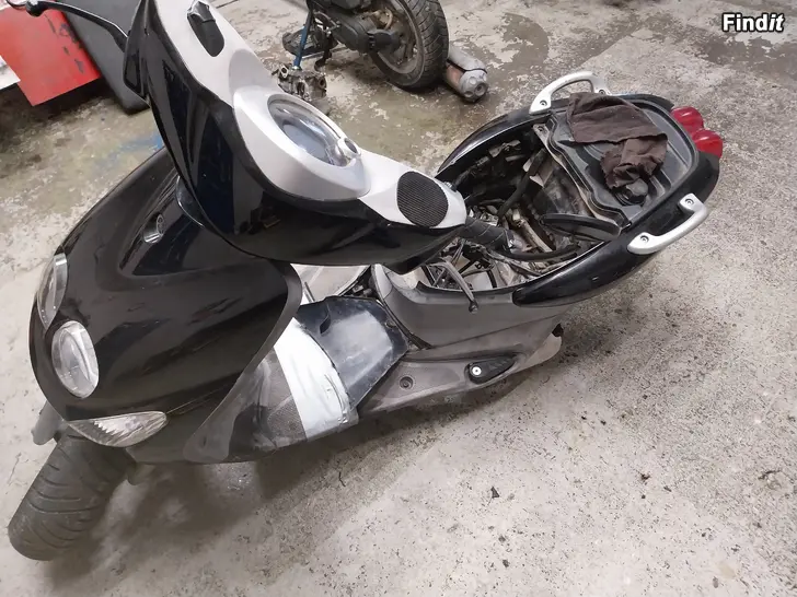 Myydään Yamaha skootteri