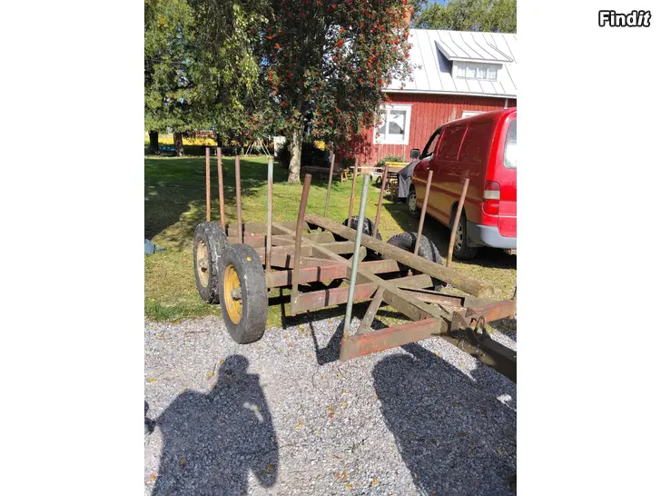 Myydään Skogsvagn