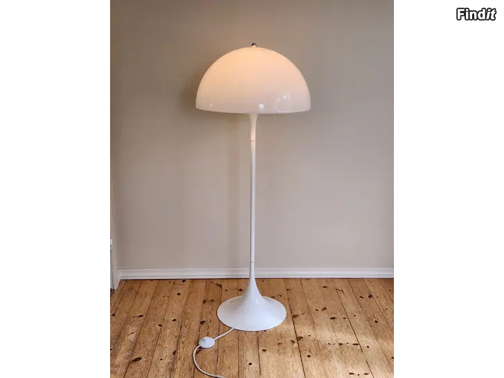 Säljes Louis Poulsen Panthella golvlampa