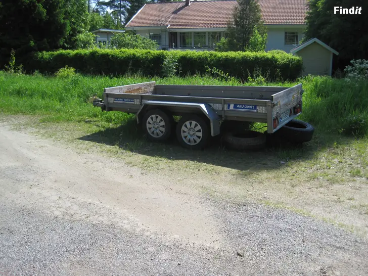 Myydään AKU 300 TL2  vm. 2004 Peräkärry / Släpkärra