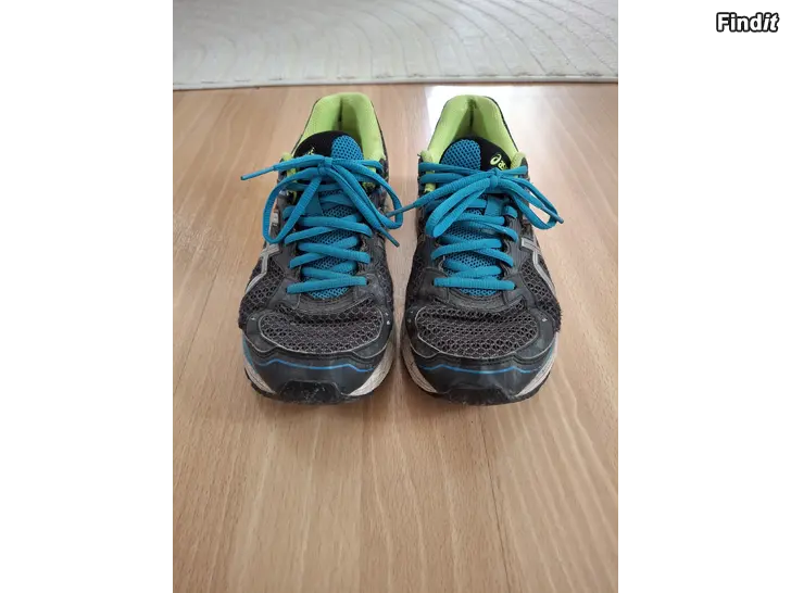 Säljes Asics herrskor storlek  40,5