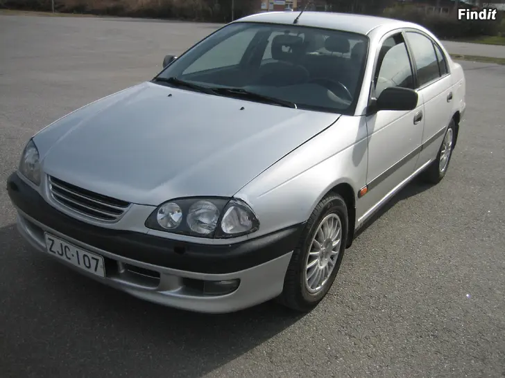 Säljes Toyota Avensis 1.6 2000. Ilmastointi. Juuri katsastettu
