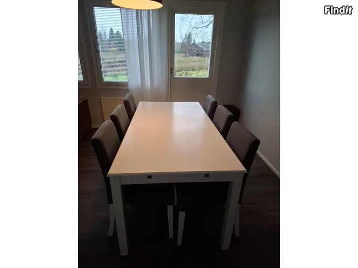 Säljes Säljes matbord + 6 stolar