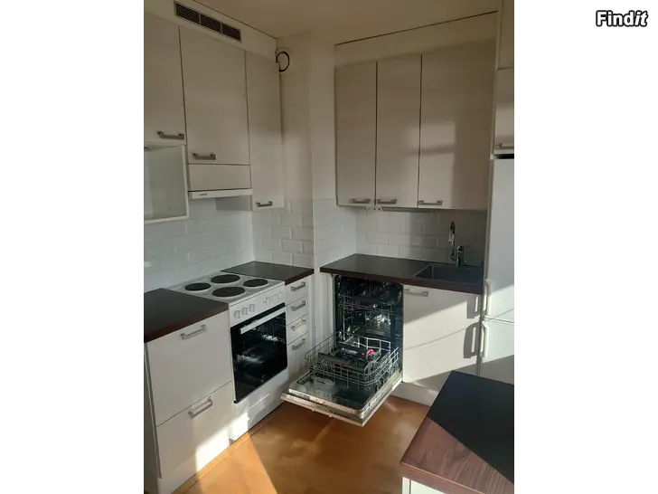 Uthyres Lägenhet i Vasa centrum 42kvm, 2rum+kök+stor inglasad balkong och bilplats, 5 våningen, hisshus