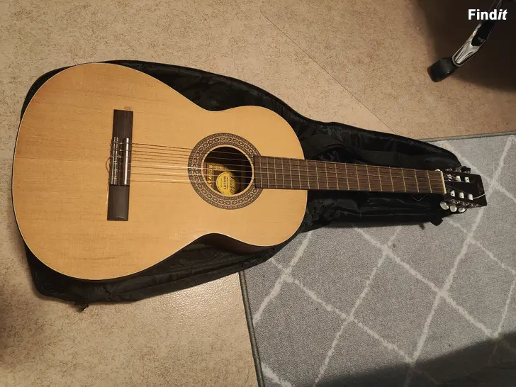 Säljes Landola C-25 Akustisk Gitarr