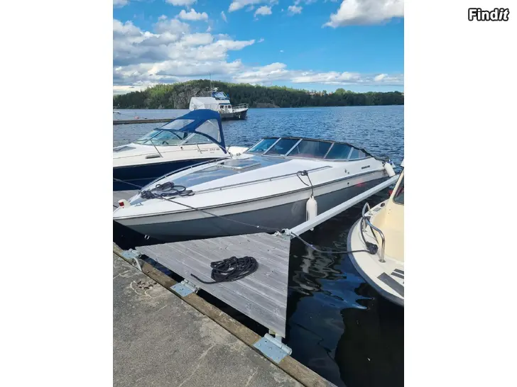 Säljes Chris Craft 245 Limited, klassiker från slutet 80-talet