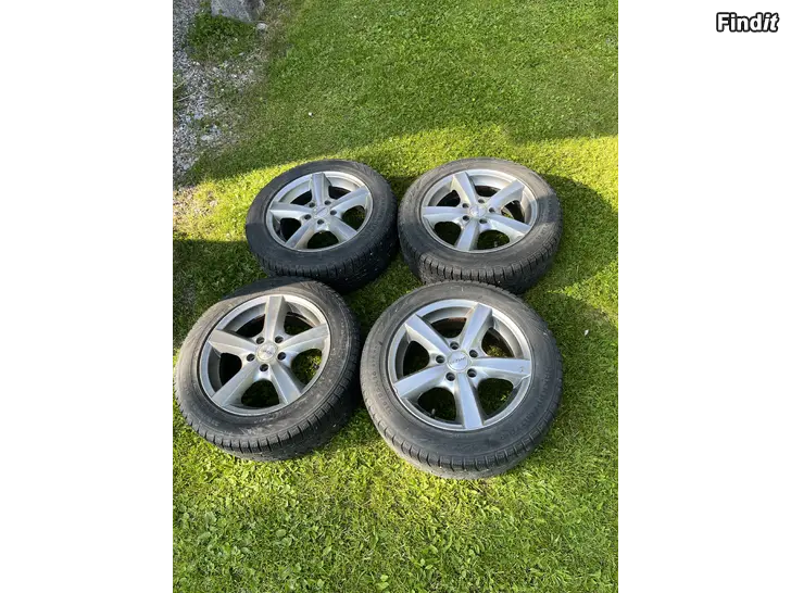 Säljes 112x5 fälgar med däck