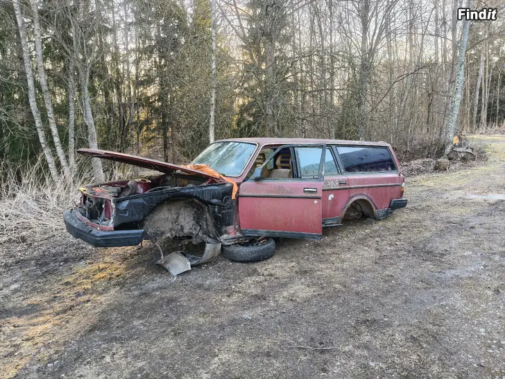 Myydään Volvo 240 delar