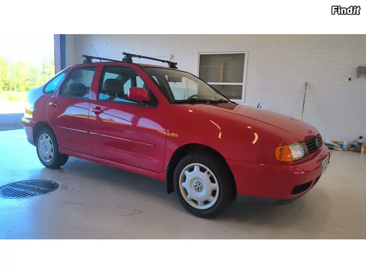 Myydään Vw polo riktig pärla. Ändast medkörd 32tkm