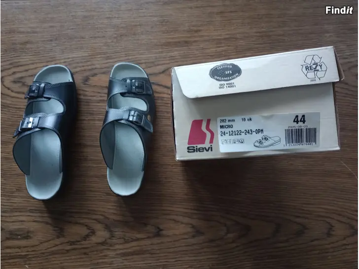 Säljes Sievi Sandaler nya storlek 44