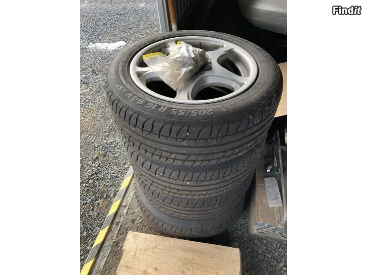 Myydään Lättmetallfälgar med sommardäck 205 / 55 / R16 / 94V