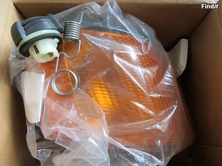 Myydään Ford Scorpion etuvilkku UUSI