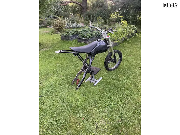 Köpes KÖPES XMOTO 125 DELAR