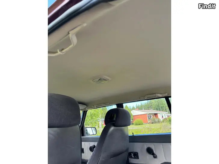 Myydään Saab 900