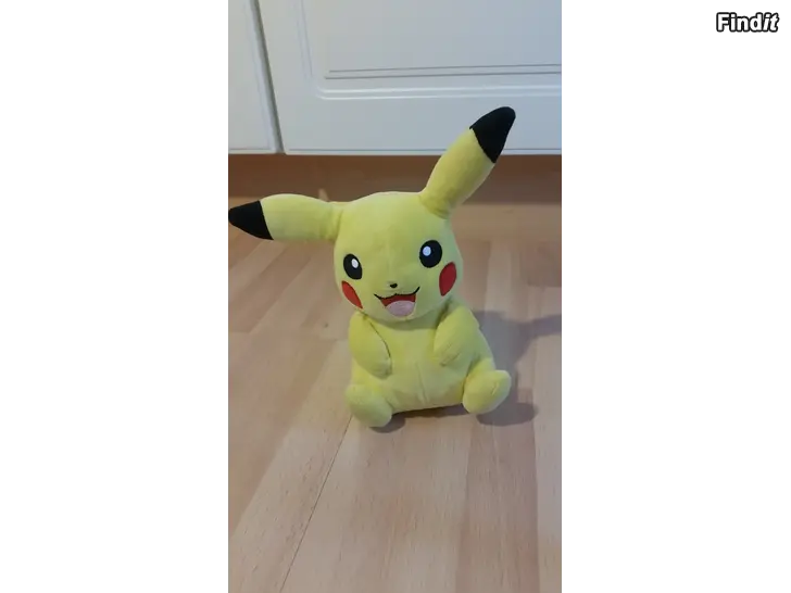 Myydään Pokemon Pikachu pehmolelu noin 20cm -hinta 10e