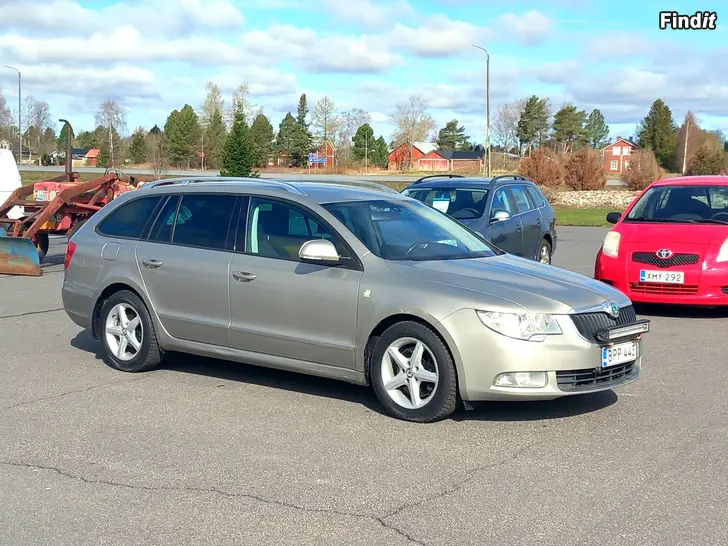 Myydään Skoda SuperB 1.6 TDi 105hv Comfort GreenLine Farm.2 hengen paku