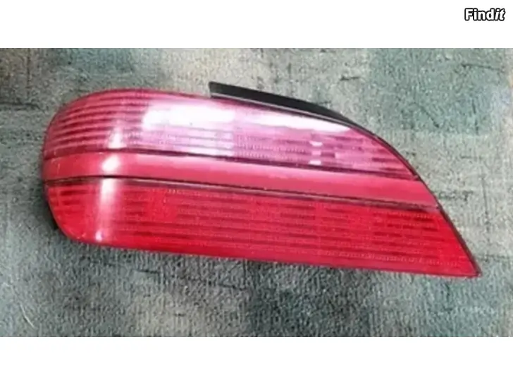 Myydään Takaumpio etuvilkkut