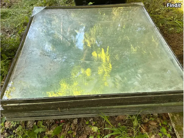 Säljes Stora gamla fönsterglas