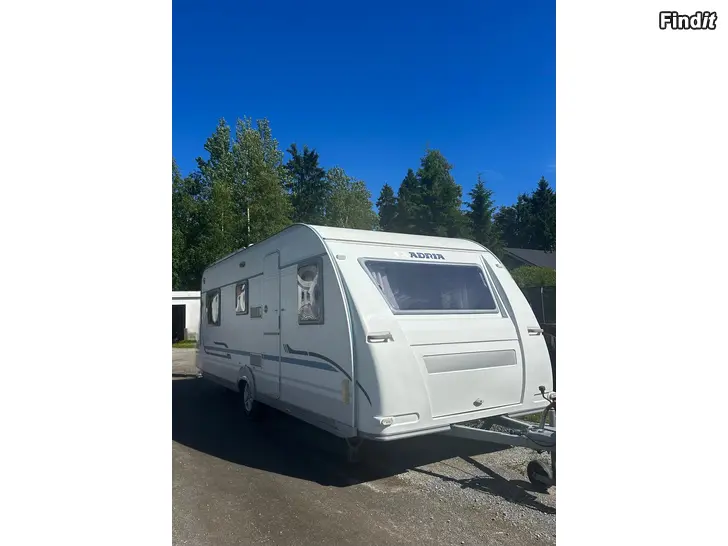 Uthyres Uthyres Adria Classica 563 7-8 personers husvagn